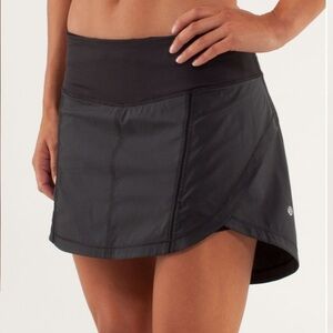 Lululemon Black Full Stride Lined Skirt Size 2